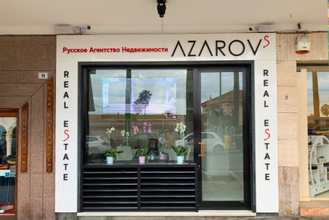 משרד סוכנות הנדל"ן AZAROVS בסן רמו, corso Imperatrice, 8 אינץ' רוחב =